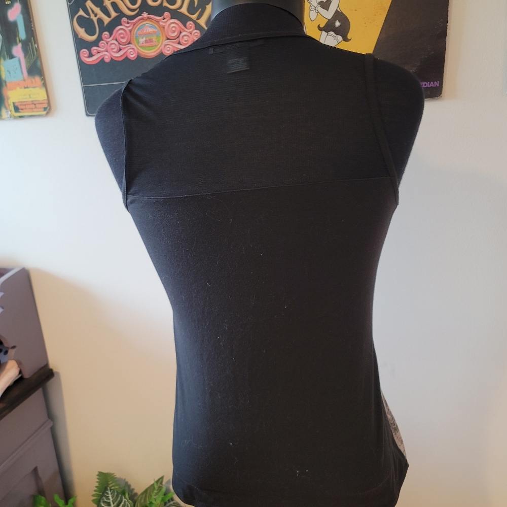 Skull And Rose's B&W Eyelet Front With Net - image 5